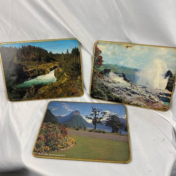 Vintage Set of Three New Zealand Souvenir Place Mats 9x7" - Picture 1 of 10